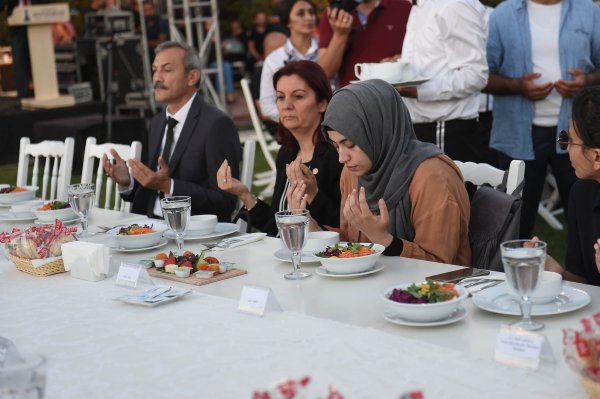 Kılıçdaroğlu şehit aileleriyle iftarda buluştu