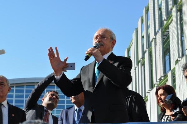Kılıçdaroğlu'na İzmir'de coşkulu karşılama