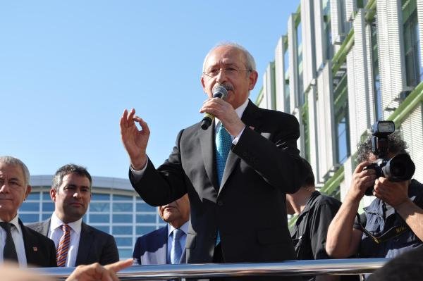 Kılıçdaroğlu'na İzmir'de coşkulu karşılama