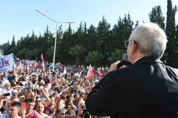 Kılıçdaroğlu'na İzmir'de coşkulu karşılama