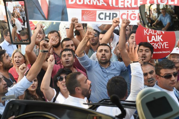 Kılıçdaroğlu'na İzmir'de coşkulu karşılama