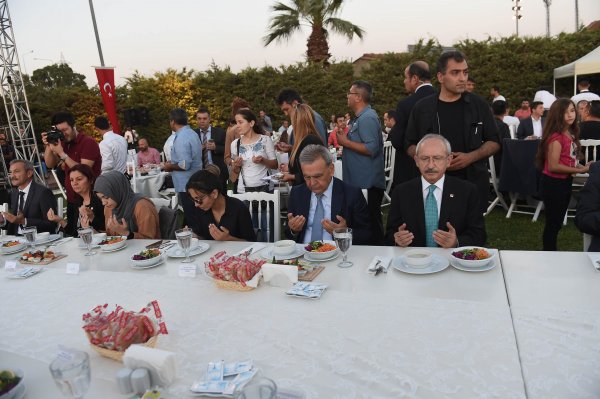 Kılıçdaroğlu şehit aileleriyle iftarda buluştu