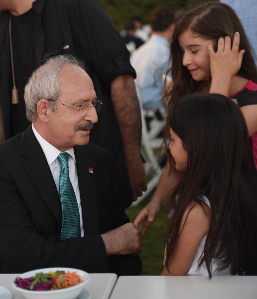 Kılıçdaroğlu şehit aileleriyle iftarda buluştu