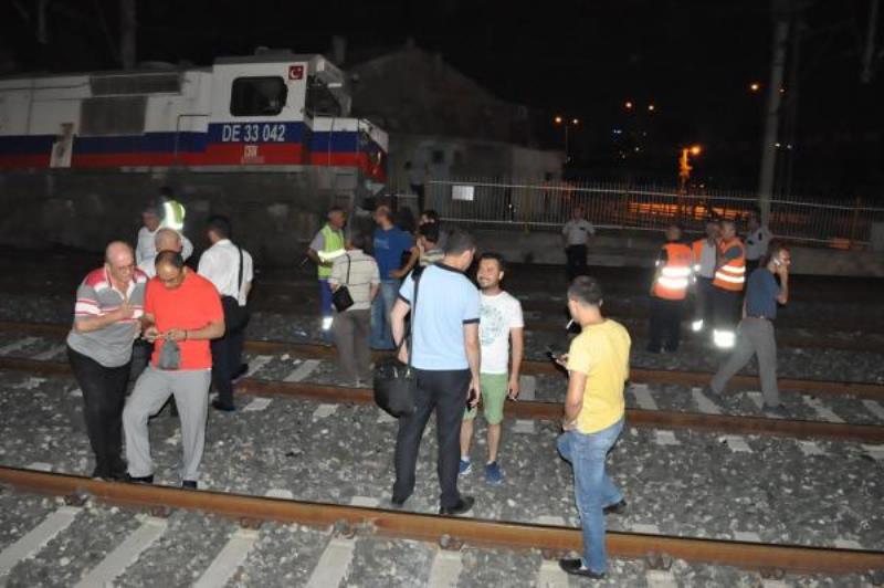 İzmir'de tren kazası ucuz atlatıldı