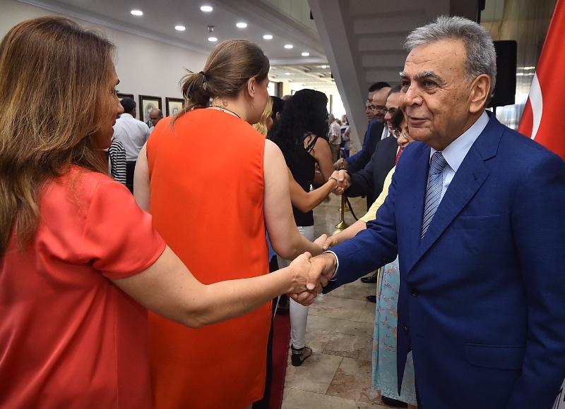 Başkan Kocaoğlu personeliyle bayramlaştı
