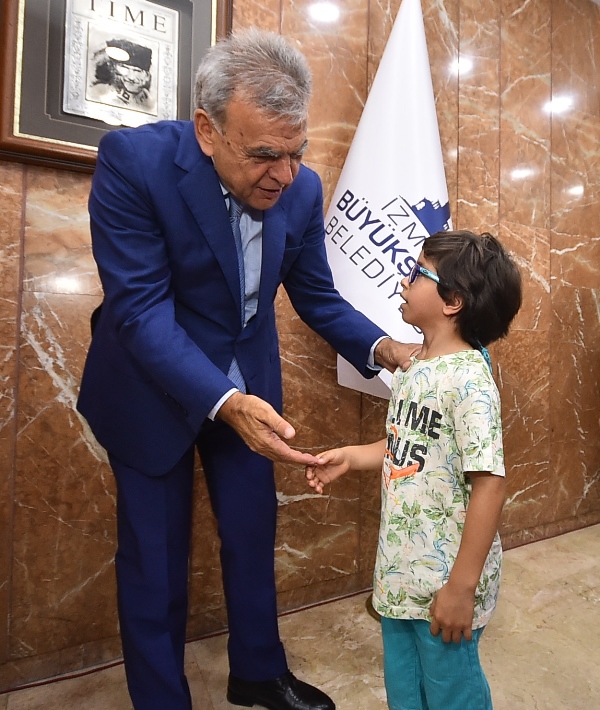 Başkan Kocaoğlu personeliyle bayramlaştı