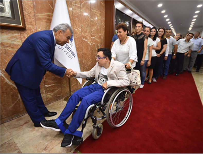 Başkan Kocaoğlu personeliyle bayramlaştı
