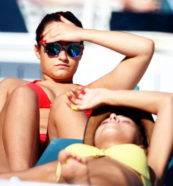 Bodrum plajları her şeye rağmen rengarenk