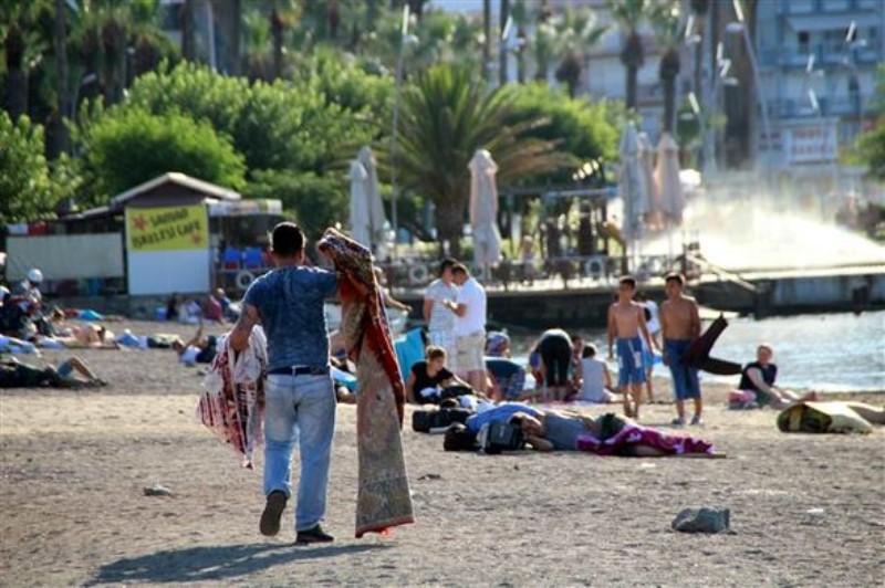 Turizm cennetinin plajları çadırkent oldu