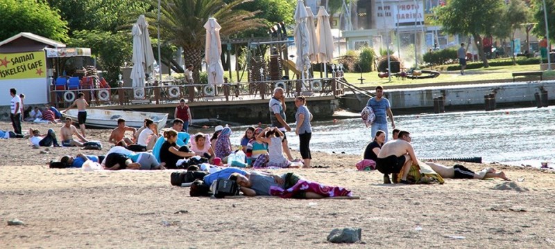Turizm cennetinin plajları çadırkent oldu
