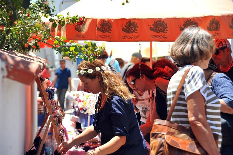 'Denizler ayırmaz birleştirir'