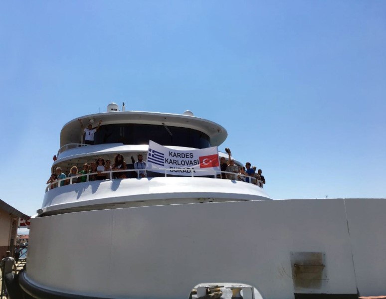 'Denizler ayırmaz birleştirir'