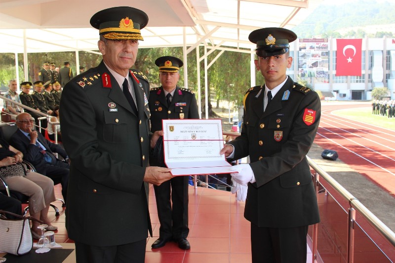 Genç subay adaylarının mezuniyet heyecanı