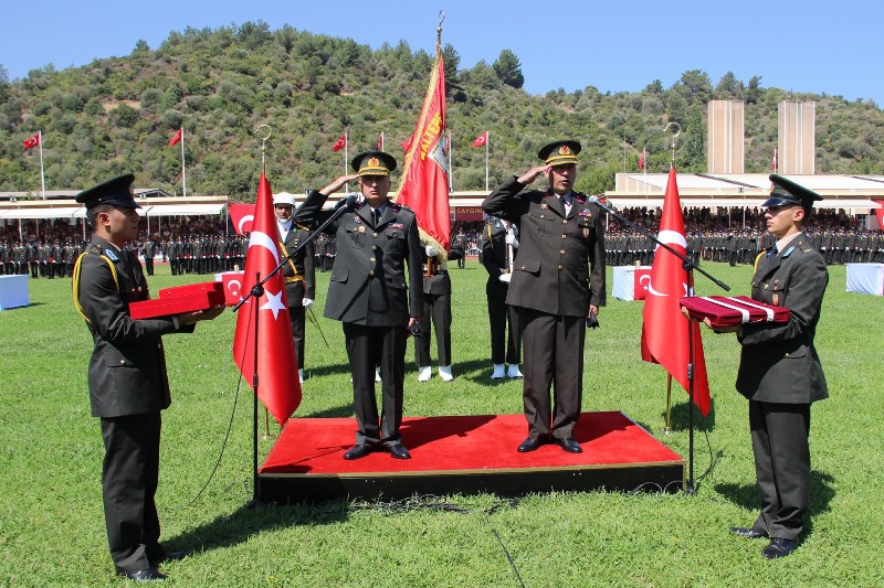 Genç subay adaylarının mezuniyet heyecanı