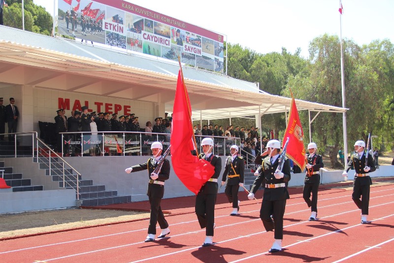 Genç subay adaylarının mezuniyet heyecanı