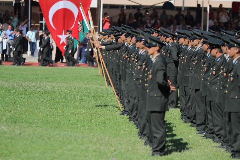 Genç subay adaylarının mezuniyet heyecanı