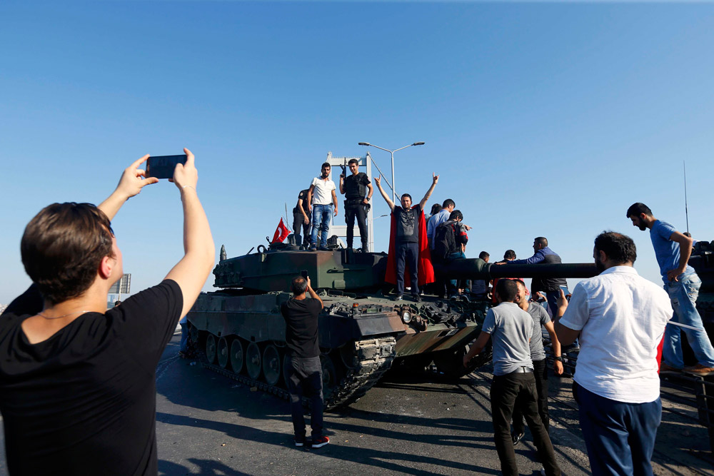 Dünya böyle gördü: Darbe girişimi