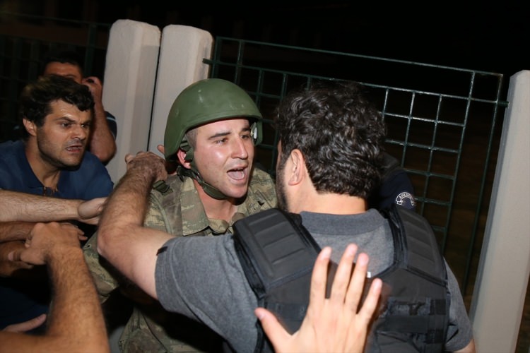 İşte Tutuklanan Darbeci komutanlar