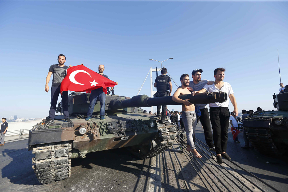 Dünya böyle gördü: Darbe girişimi