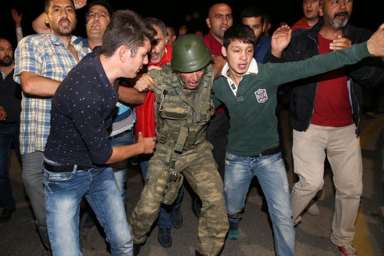 İşte Tutuklanan Darbeci komutanlar
