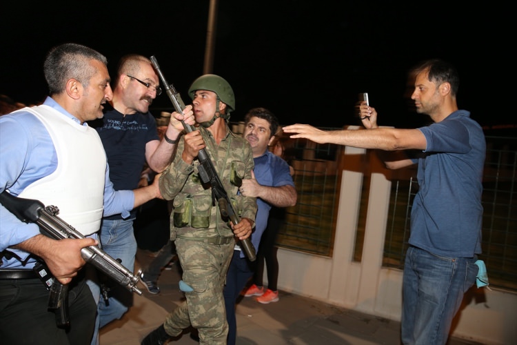 İşte Tutuklanan Darbeci komutanlar