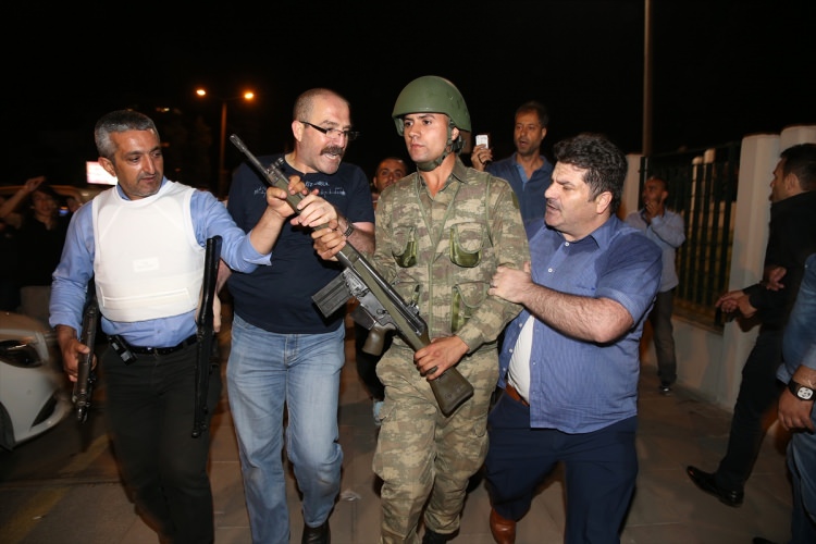 İşte Tutuklanan Darbeci komutanlar