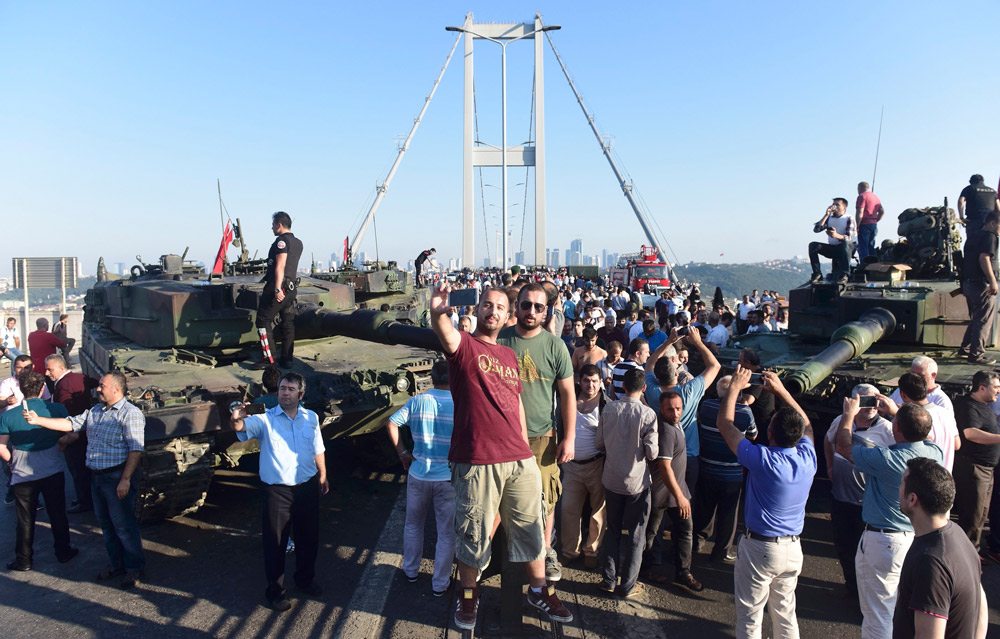 Dünya böyle gördü: Darbe girişimi
