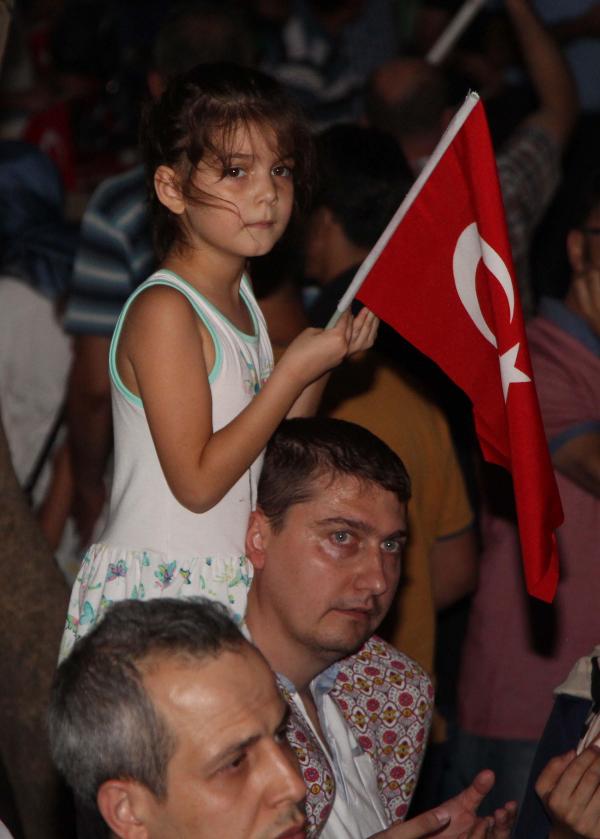 Darbe girişimi Ege'de protesto edildi