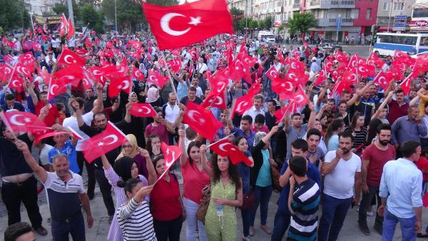 Darbe girişimi Ege'de protesto edildi