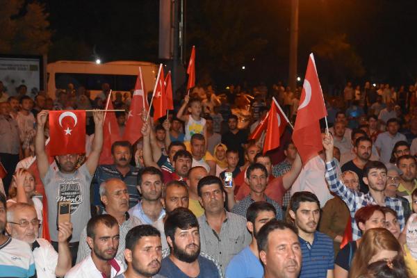 Darbe girişimi Ege'de protesto edildi