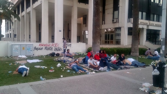 Darbe girişimi Ege'de protesto edildi