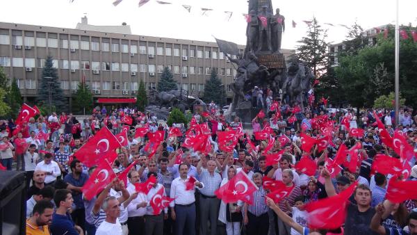 Darbe girişimi Ege'de protesto edildi