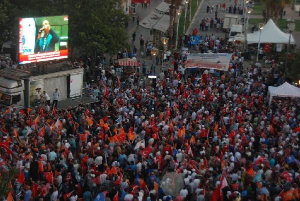 Darbe girişimi Ege'de protesto edildi