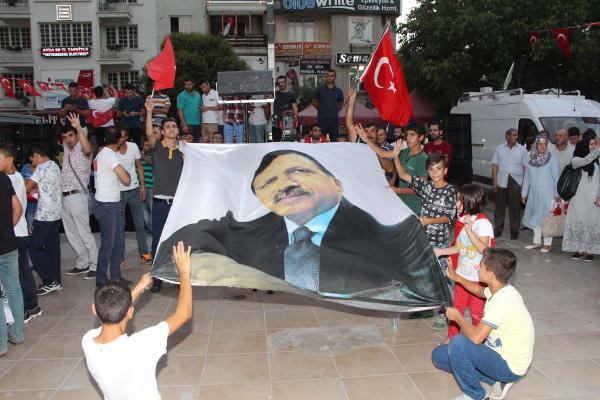 Darbe girişimi Ege'de protesto edildi
