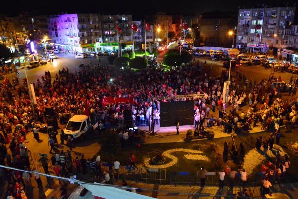Darbe girişimi Ege'de protesto edildi