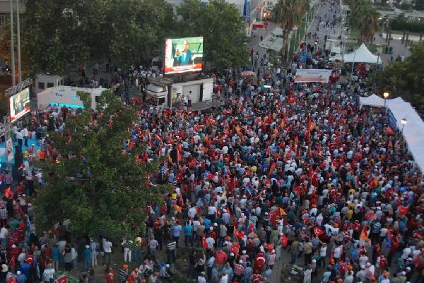 Darbe girişimi Ege'de protesto edildi