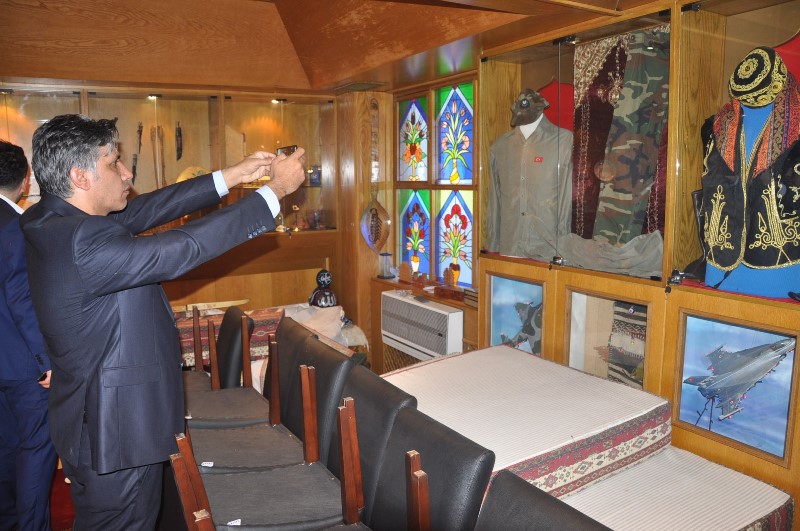 İşte Gülen'in İzmir'deki müze gibi odası