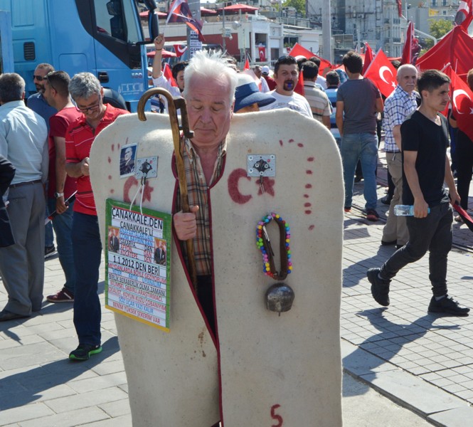 Cumhuriyet ve Demokrasi Mitingi'ne vatandaşlar akın etti