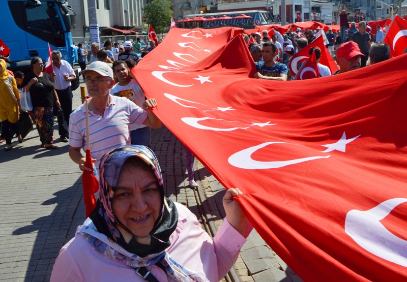 Cumhuriyet ve Demokrasi Mitingi'ne vatandaşlar akın etti