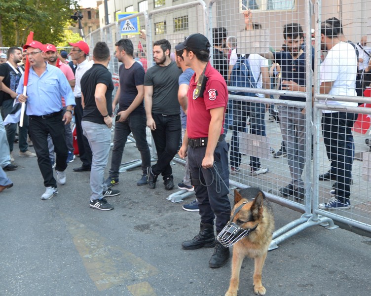 Cumhuriyet ve Demokrasi Mitingi'ne vatandaşlar akın etti