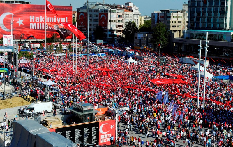 Cumhuriyet ve Demokrasi Mitingi'ne vatandaşlar akın etti
