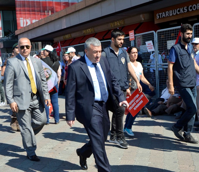 Cumhuriyet ve Demokrasi Mitingi'ne vatandaşlar akın etti