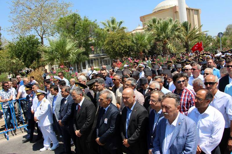 İzmir şehidini son yolculuğuna uğurladı