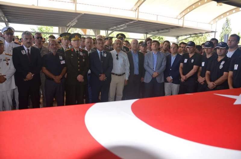 İzmir şehidini son yolculuğuna uğurladı