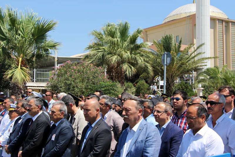 İzmir şehidini son yolculuğuna uğurladı