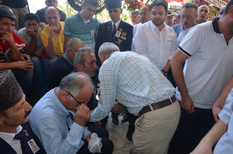 İzmir şehidini son yolculuğuna uğurladı