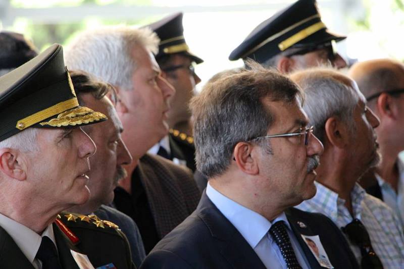İzmir şehidini son yolculuğuna uğurladı