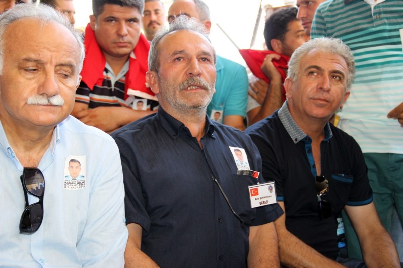 İzmir şehidini son yolculuğuna uğurladı