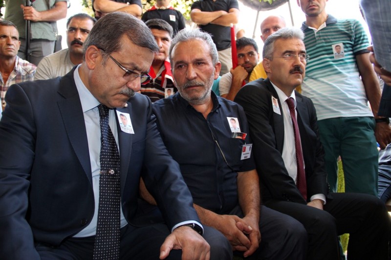 İzmir şehidini son yolculuğuna uğurladı