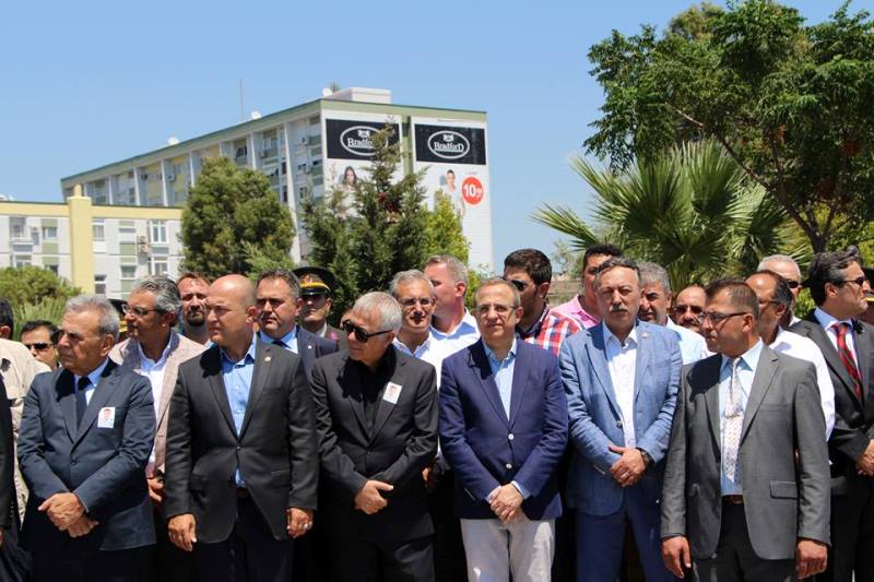İzmir şehidini son yolculuğuna uğurladı